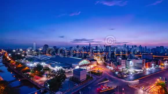 曼谷城市景观与曼谷火车站的时空鸟瞰图视频的预览图