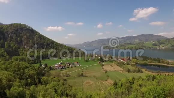 鸟瞰蒙德西上奥地利奥地利欧洲视频的预览图