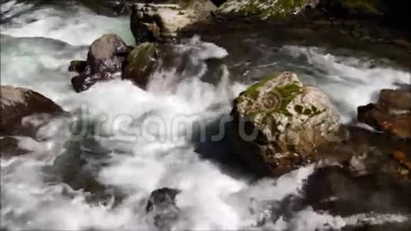 布雷塔赫峡谷视频的预览图