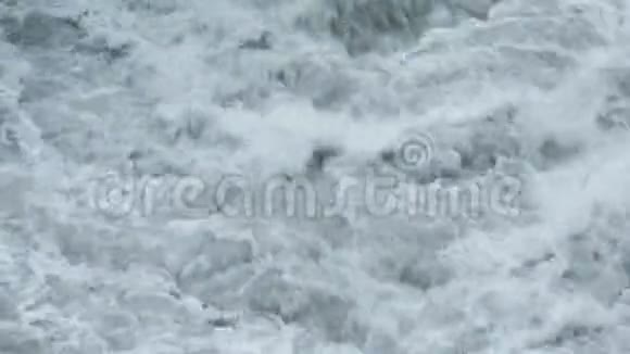 洪福萨瀑布的急流视频的预览图