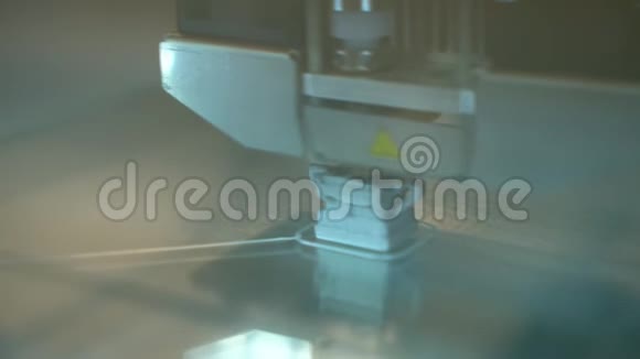三维打印机在工作视频的预览图