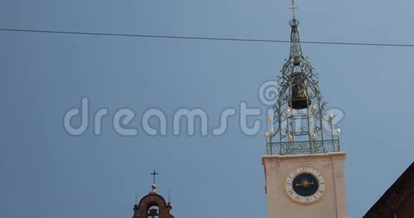 佩皮尼南法国利昂甘贝塔广场和大教堂的圣约翰浸礼者在阳光明媚的夏天视频的预览图