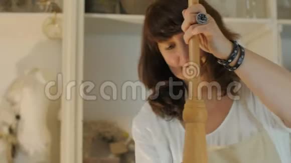 女磨一木构视频的预览图