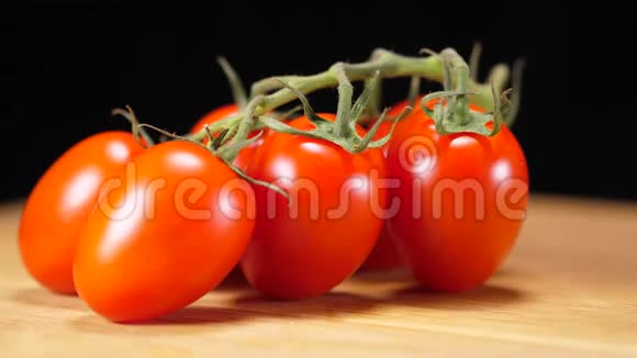 把红西红柿合上视频的预览图