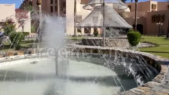 酒店景观室外娱乐区喷泉视频的预览图