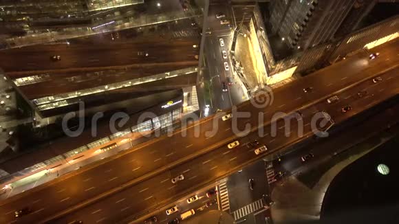 加拿大多伦多的夜间交通视频的预览图