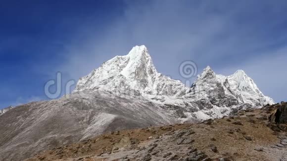 喜马拉雅山高山日出4k视频的预览图