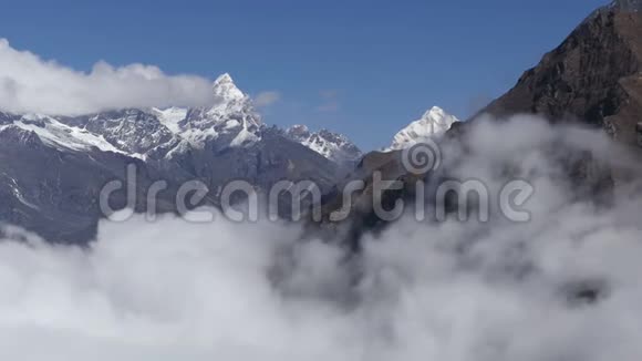 马赫莫峰云喜马拉雅山4k视频的预览图
