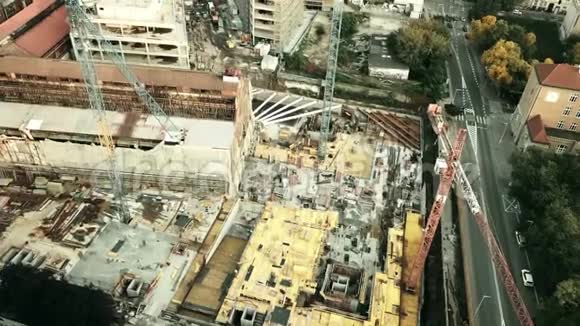 城市改造建筑工地空中俯视图视频的预览图