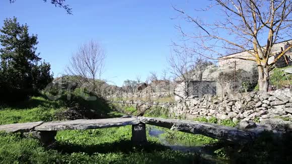 卡斯特罗博姆的人行石桥视频的预览图