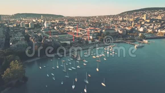苏黎世市中心和利马特河流出的鸟瞰图瑞士视频的预览图