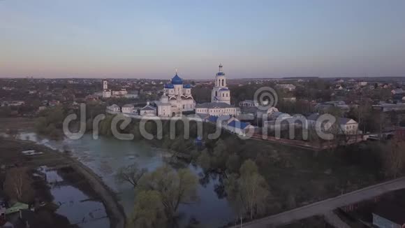 神圣的博格罗布斯基修道院弗拉基米尔地区俄罗斯空中观景视频的预览图