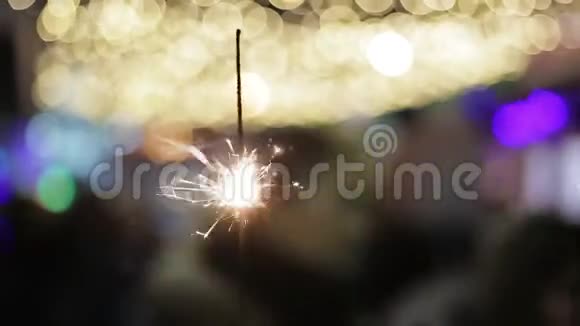 节日的孟加拉火闪闪发光创造了良好的心情新年庆祝视频的预览图