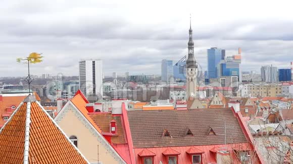 全景到爱沙尼亚塔林老城时间推移视频的预览图