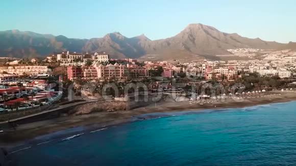 西班牙特内里费加那利群岛洛斯克里斯蒂亚诺斯的俯视图视频的预览图