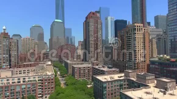 宏伟的4k空中飞人全景观景观大都市现代都市豪华摩天大楼建筑视频的预览图