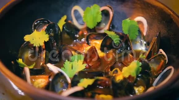 布鲁塞尔碗餐厅介绍提供美味的菜肴视频的预览图