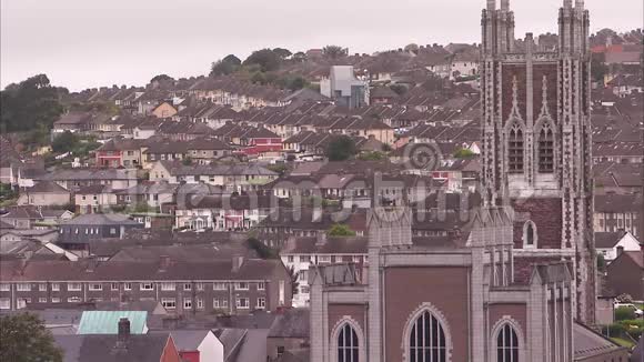 爱尔兰的房子和教堂视频的预览图