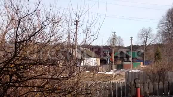 观俄村自村道春时视频的预览图
