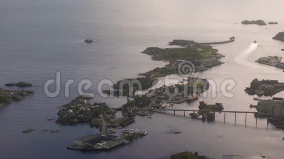 从奥瓦格索亚岛上的斯沃瓦耶镇看视频的预览图