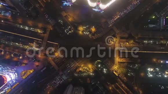 上海复杂道路交汇处中国夜间高空垂直俯视图视频的预览图