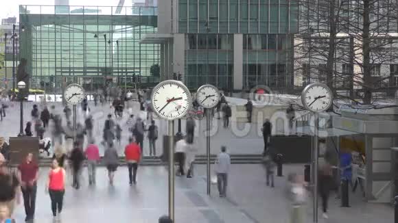 时光流逝伦敦在商务中心有个钟的小巷视频的预览图