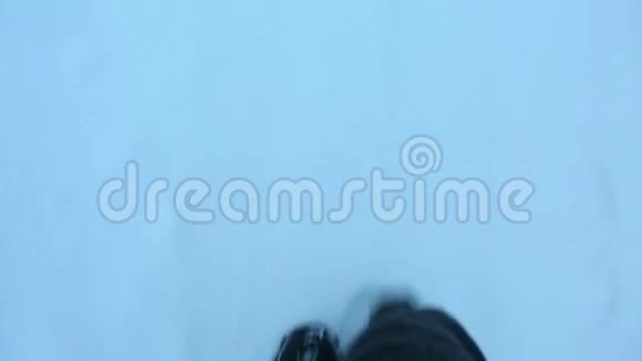 雪地里的脚步声视频的预览图