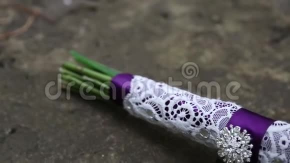 紫色婚礼花束视频的预览图
