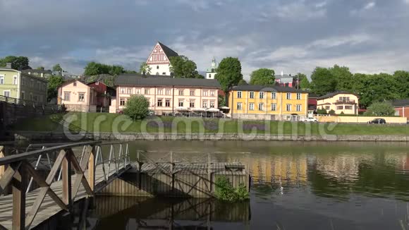六月的晚上在波沃辛河上芬兰老波沃视频的预览图