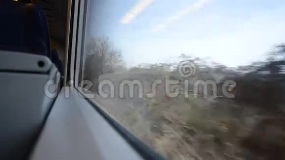 乘火车旅行的美视频的预览图