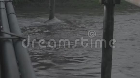 飓风哈维影响淹没巴尤视频的预览图