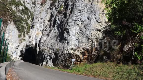 法国奥德圣乔治的比利牛斯峡谷之路视频的预览图