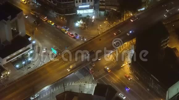 夜大都市的城市交通上文视视频的预览图