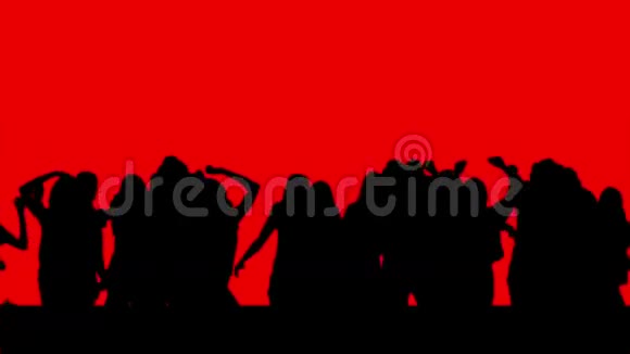 在红色关键屏幕上跳舞的人群视频的预览图