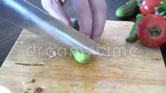 切黄瓜视频的预览图