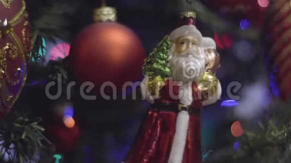 圣诞节和新年装饰圣诞老人摘要模糊的波克假日背景眨巴一下加兰圣诞节视频的预览图