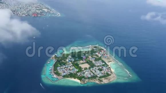 马尔代夫群岛鸟瞰图视频的预览图