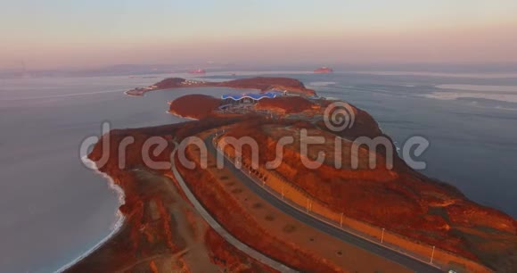 夕阳西下俄罗斯岛上的海滨海洋馆视频的预览图