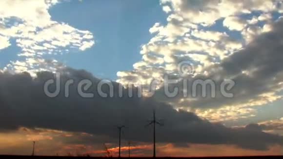 风力涡轮机的时间流逝视频的预览图