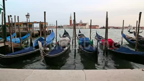 意大利威尼斯的贡多拉斯视频的预览图