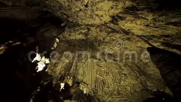 游览马洛卡岛上的D洞阿尔塔视频的预览图