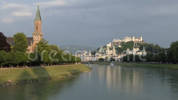 萨尔茨堡奥地利城堡和河景视频的预览图