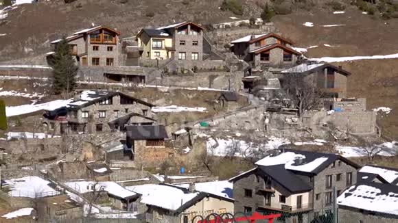 加泰罗尼亚安道尔拉维拉山村有perkkasnym山景视频的预览图
