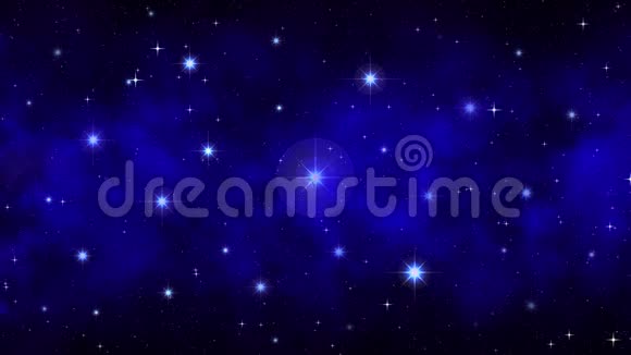 夜空中有移动的烟雾雾深蓝色动态空间背景明亮的大星星移动的星云无缝的环视频的预览图