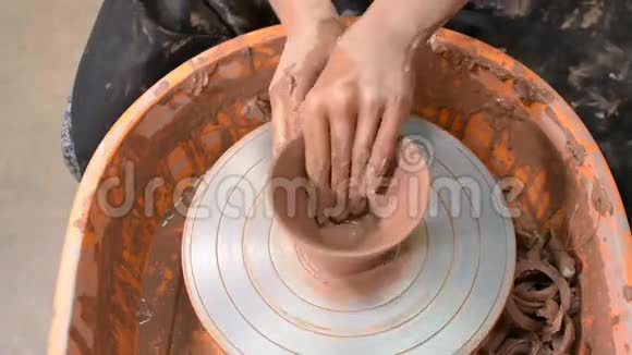 做陶瓷视频的预览图