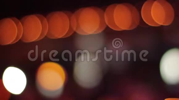 五彩缤纷的城市灯光在夜晚视频的预览图