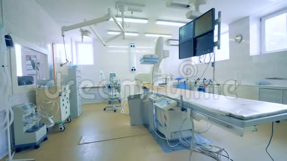 现代设备医疗机器在手术室视频的预览图