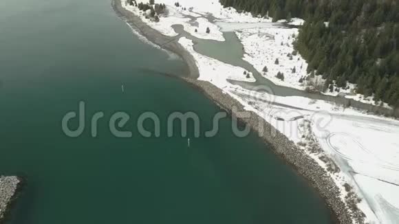阿拉斯加海岸景色视频的预览图