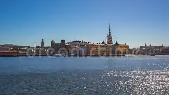 斯德哥尔摩城市天际线与瑞典的海上和渡轮的延时视频延时4K视频的预览图
