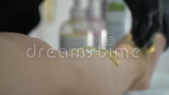 女人放糖的腿用来吓唬人视频的预览图